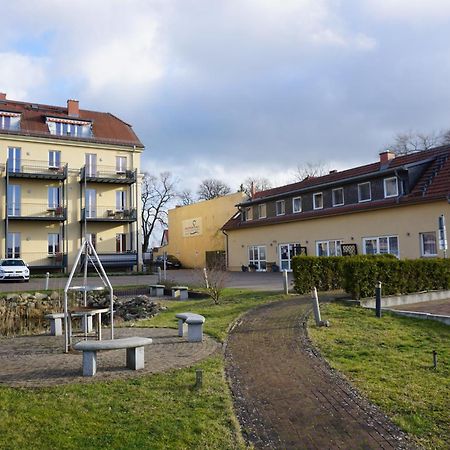 Einraumapartment Im Erdgeschoss Mit Seeblick Rheinsberg Exterior photo